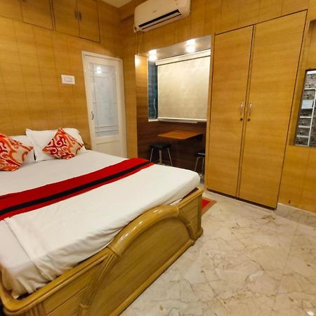 Bed and Breakfast Kollolini Калькутта Экстерьер фото
